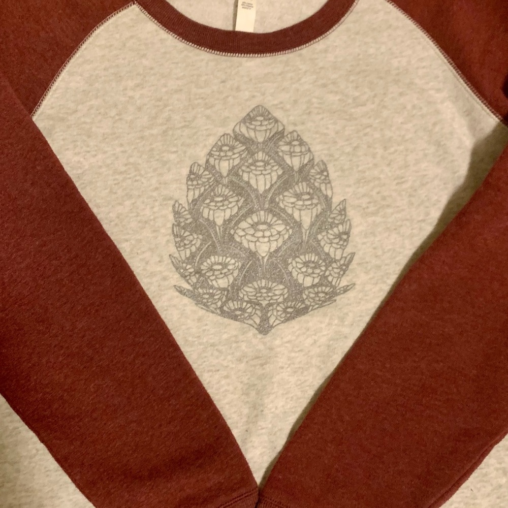 STiO pinecone sweatshirt!